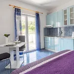 Dobrila * חוואר