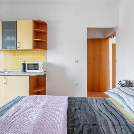 Dobrila Apartment *