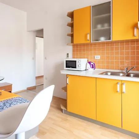 Dobrila Apartment *