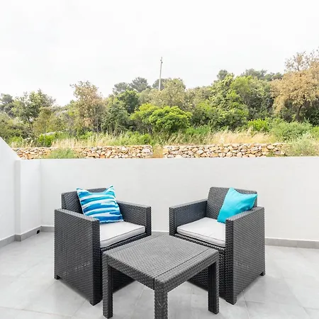 Dobrila Apartment *