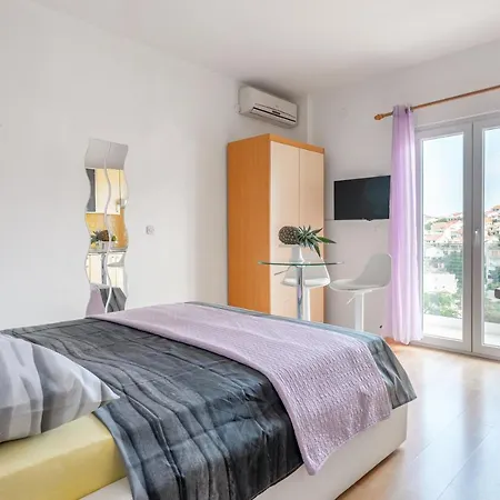 ドブリラ アパート